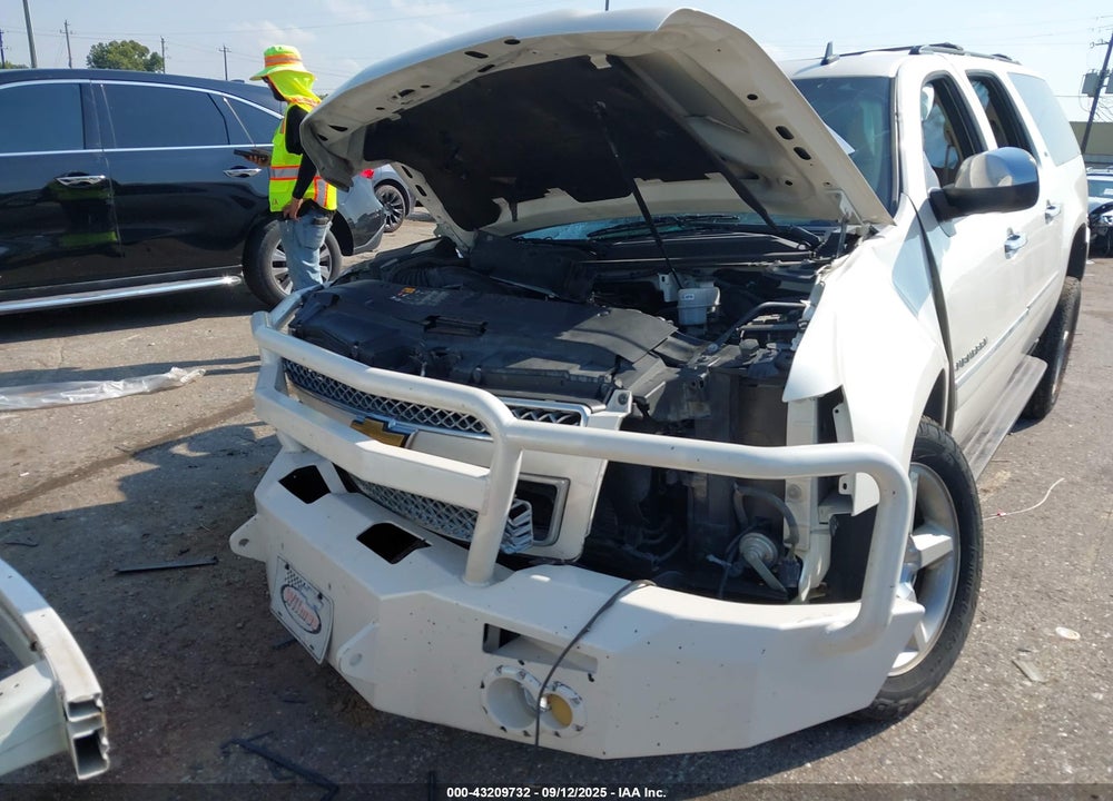 2013 CHEVROLET SUBURBAN 1500 VIN: 1GNSCKE03DR252662