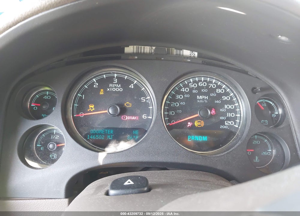 2013 CHEVROLET SUBURBAN 1500 VIN: 1GNSCKE03DR252662
