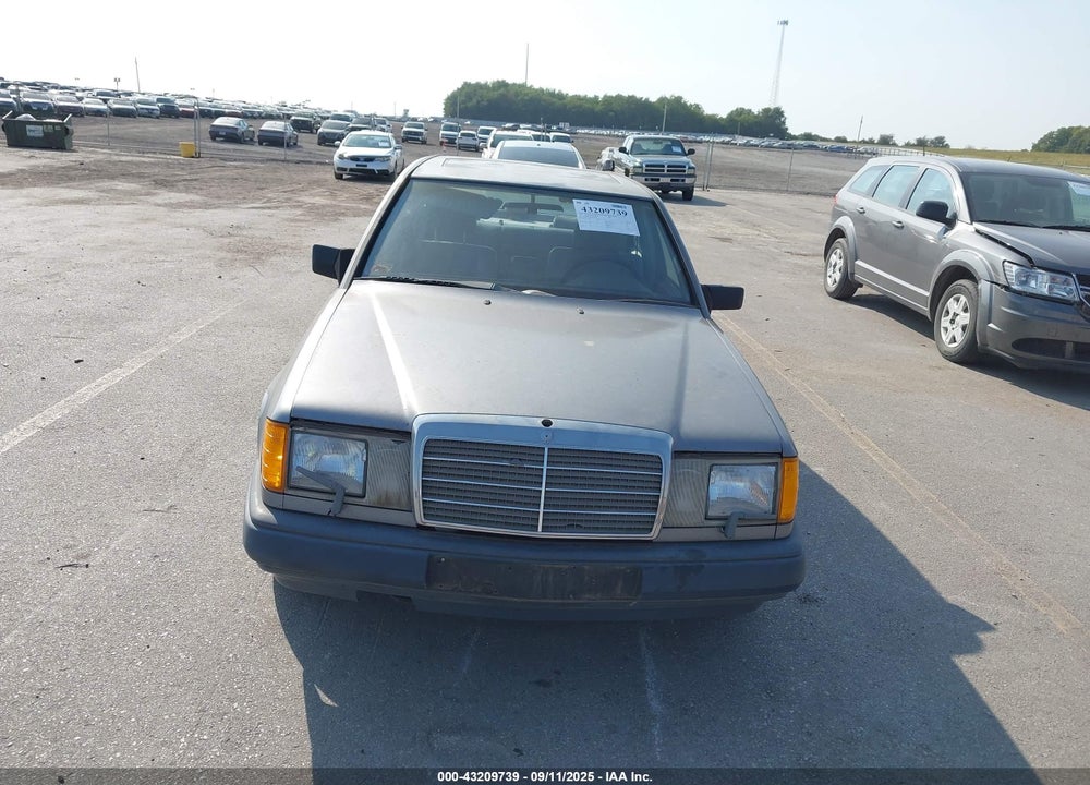1987 MERCEDES-BENZ 300 E VIN: WDBEA30DXHA529323
