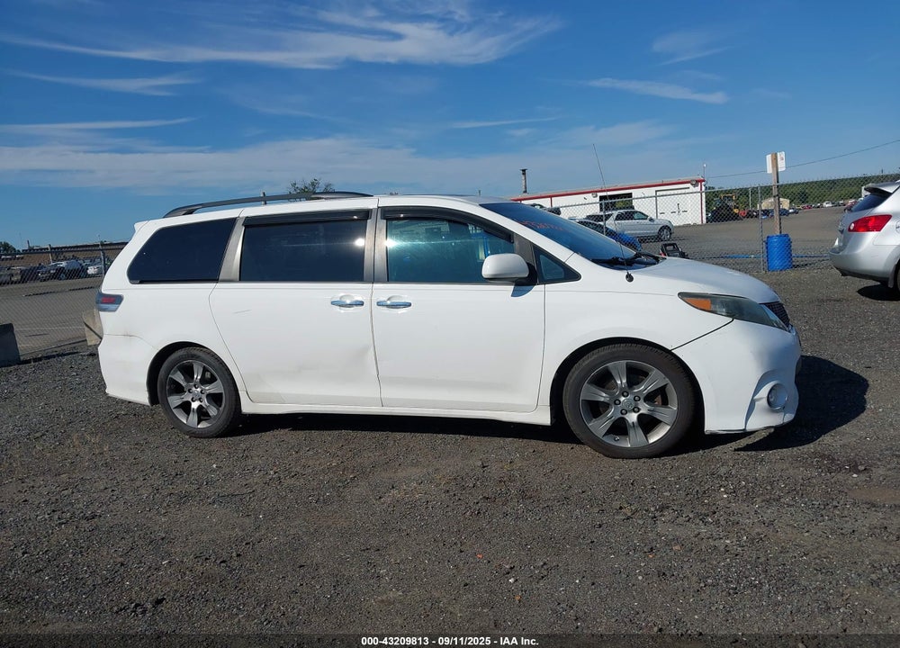 2013 TOYOTA SIENNA SE 8 PASSENGER VIN: 5TDXK3DC5DS366957