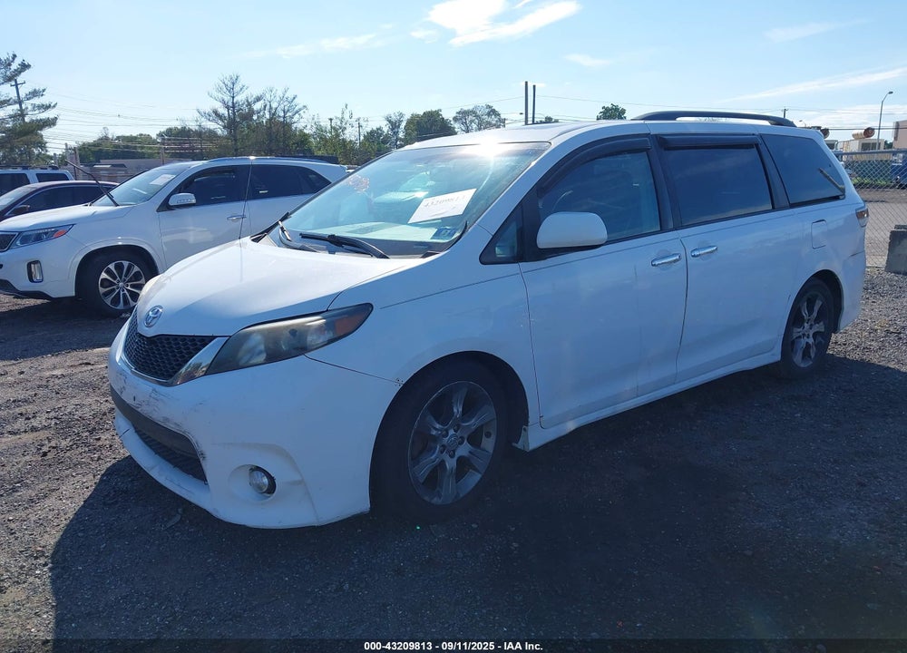 2013 TOYOTA SIENNA SE 8 PASSENGER VIN: 5TDXK3DC5DS366957