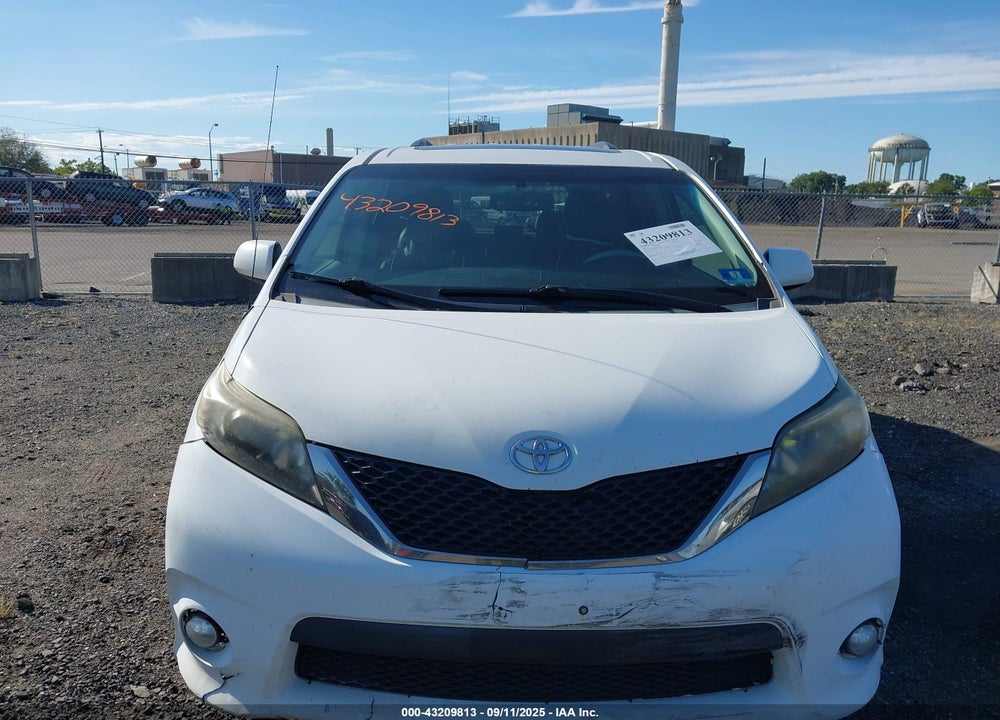 2013 TOYOTA SIENNA SE 8 PASSENGER VIN: 5TDXK3DC5DS366957