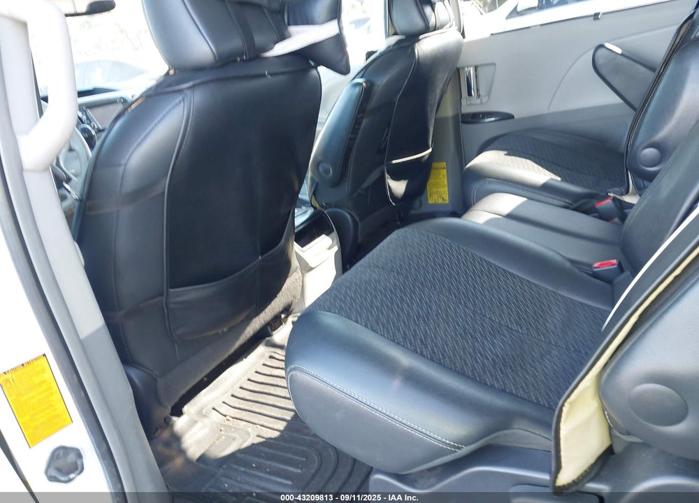 2013 TOYOTA SIENNA SE 8 PASSENGER VIN: 5TDXK3DC5DS366957