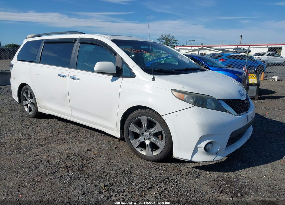 2013 TOYOTA SIENNA SE 8 PASSENGER VIN: 5TDXK3DC5DS366957