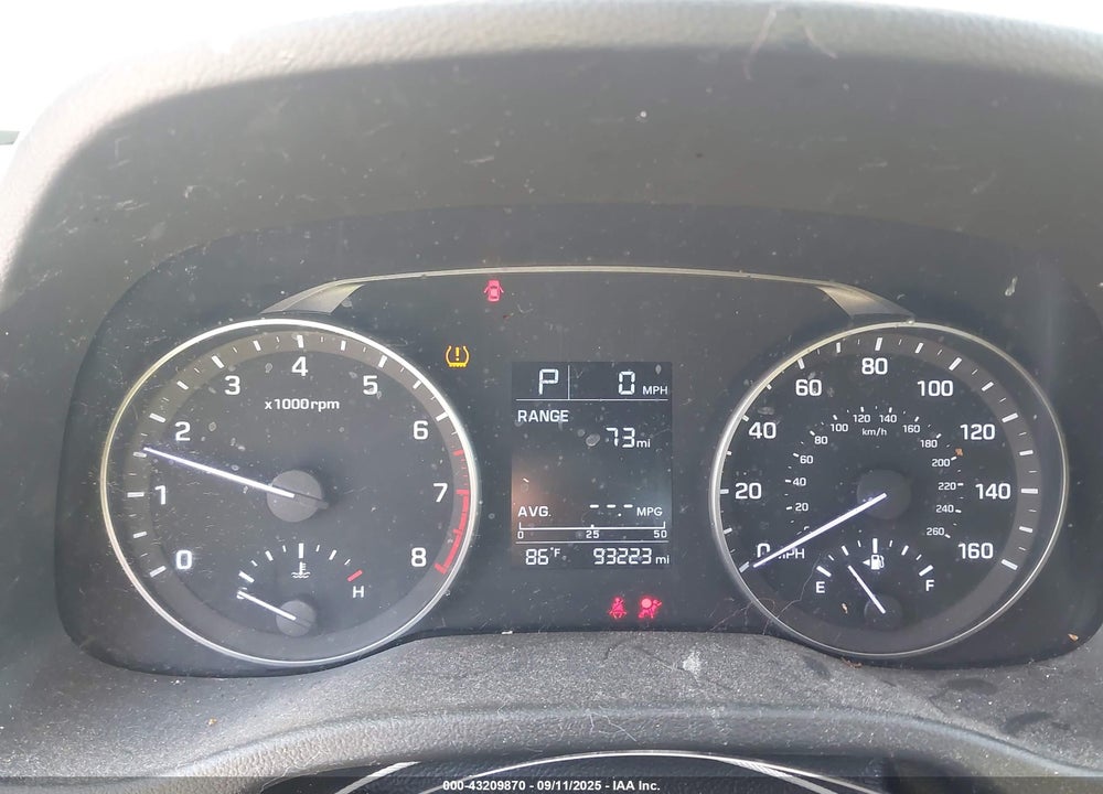 2017 HYUNDAI ELANTRA VIN: 5NPD84LF7HH168556