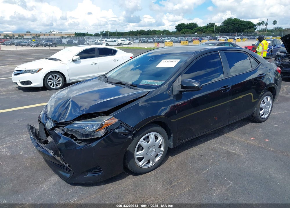2017 TOYOTA COROLLA LE VIN: 2T1BURHE8HC897961