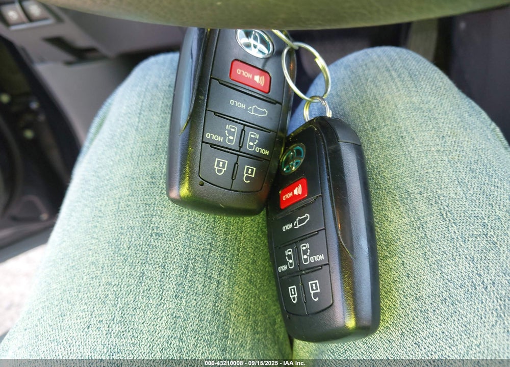 2022 TOYOTA SIENNA VIN: 5TDYRKEC5NS098857