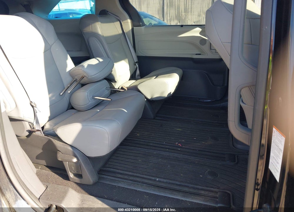 2022 TOYOTA SIENNA VIN: 5TDYRKEC5NS098857