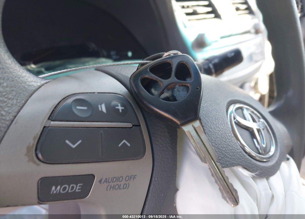 2011 TOYOTA CAMRY LE VIN: 4T1BF3EK2BU163047