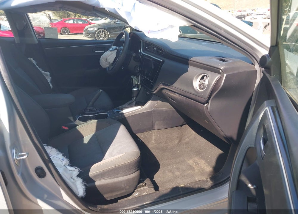 2019 TOYOTA COROLLA LE VIN: 2T1BURHE5KC232393