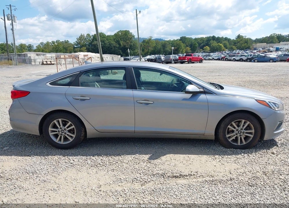 2017 HYUNDAI SONATA VIN: 5NPE24AF4HH490709