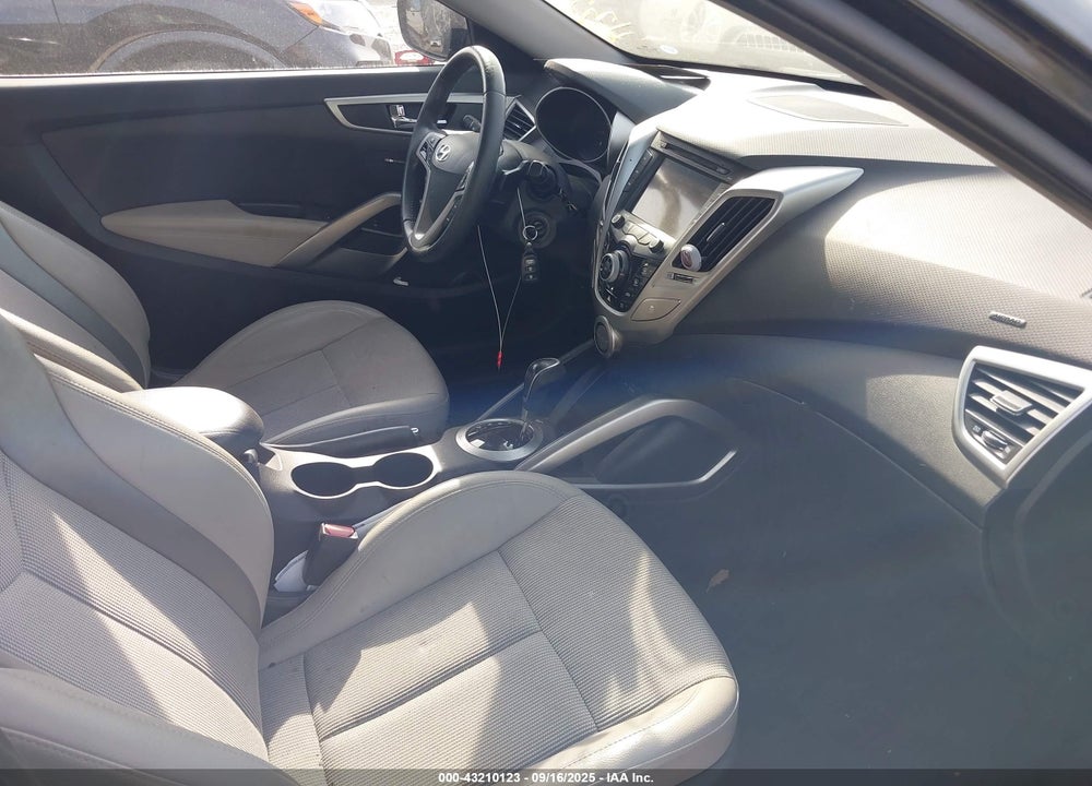 2013 HYUNDAI VELOSTER VIN: KMHTC6ADXDU118382