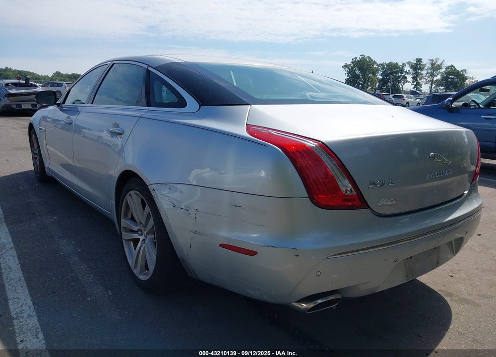 2011 JAGUAR XJ SERIES VIN: SAJWA2GB9BLV13633