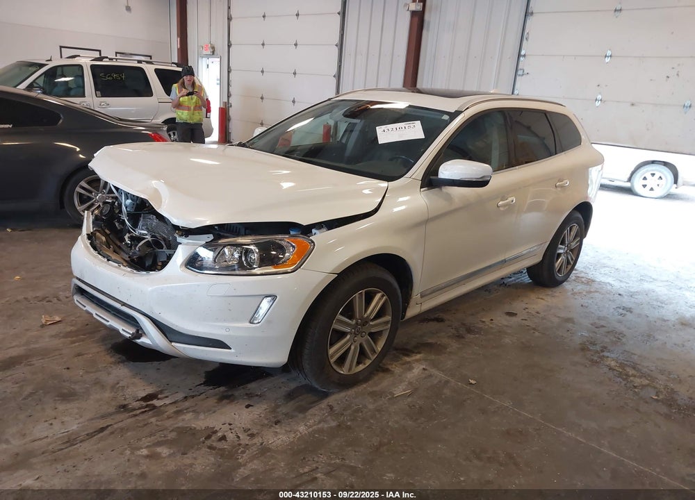 2017 VOLVO XC60 INSCRIPTION VIN: YV440MRU7H2195154