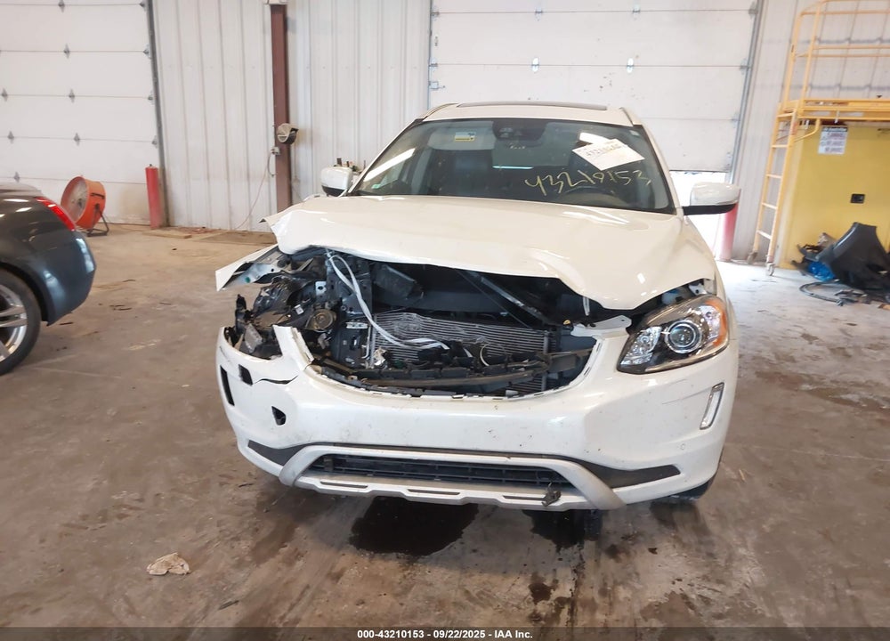 2017 VOLVO XC60 INSCRIPTION VIN: YV440MRU7H2195154