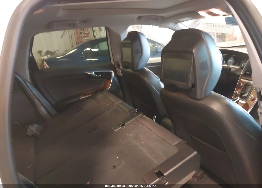 2017 VOLVO XC60 INSCRIPTION VIN: YV440MRU7H2195154