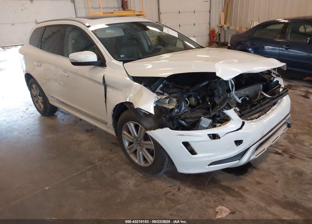 2017 VOLVO XC60 INSCRIPTION VIN: YV440MRU7H2195154