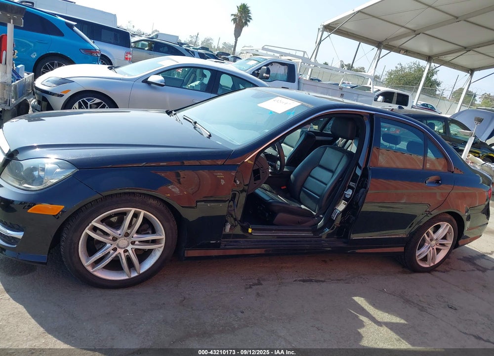 2012 MERCEDES-BENZ C CLASS VIN: WDDGF4HB6CA715508