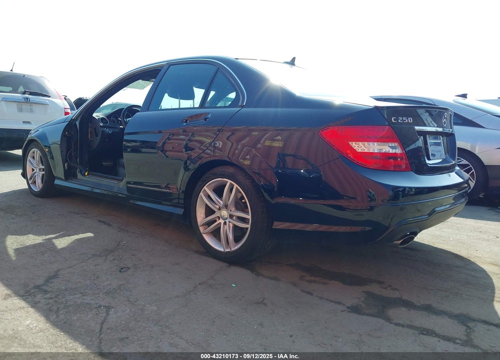 2012 MERCEDES-BENZ C CLASS VIN: WDDGF4HB6CA715508