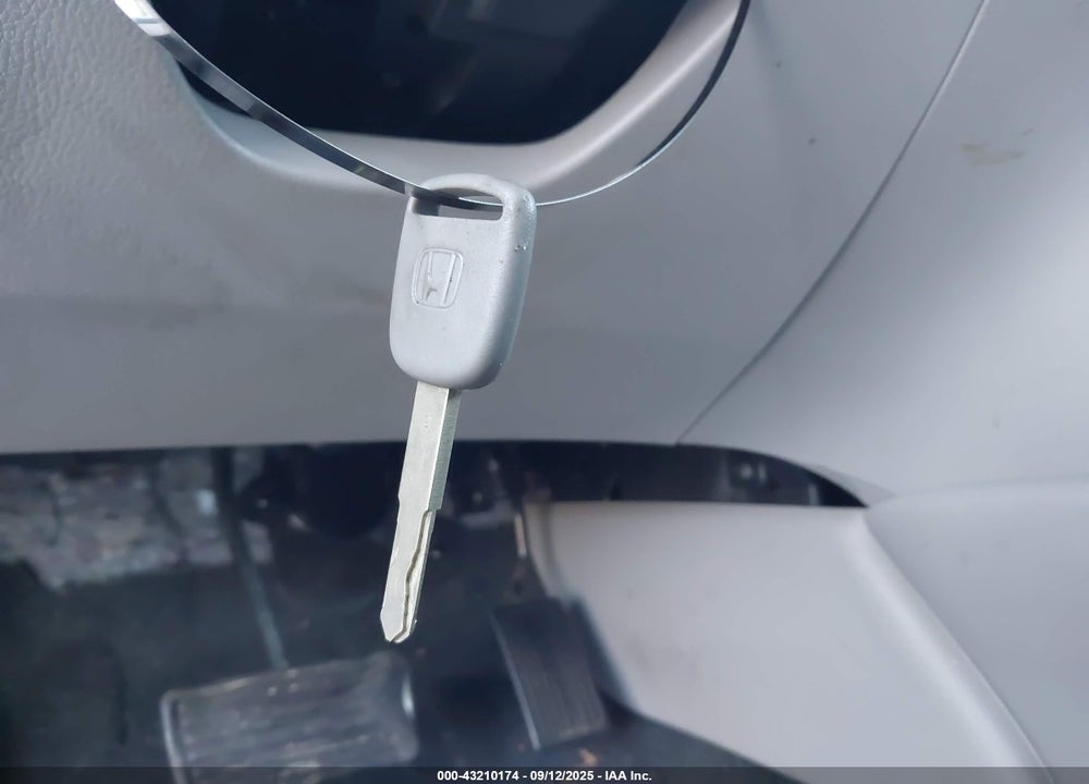 2011 HONDA ACCORD VIN: 1HGCP3F75BA021696
