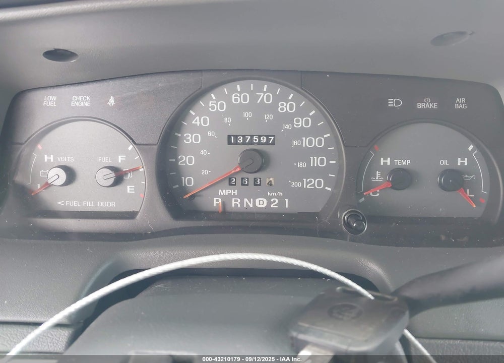 2004 MERCURY GRAND MARQUIS GS VIN: 2MEFM74WX4X611598