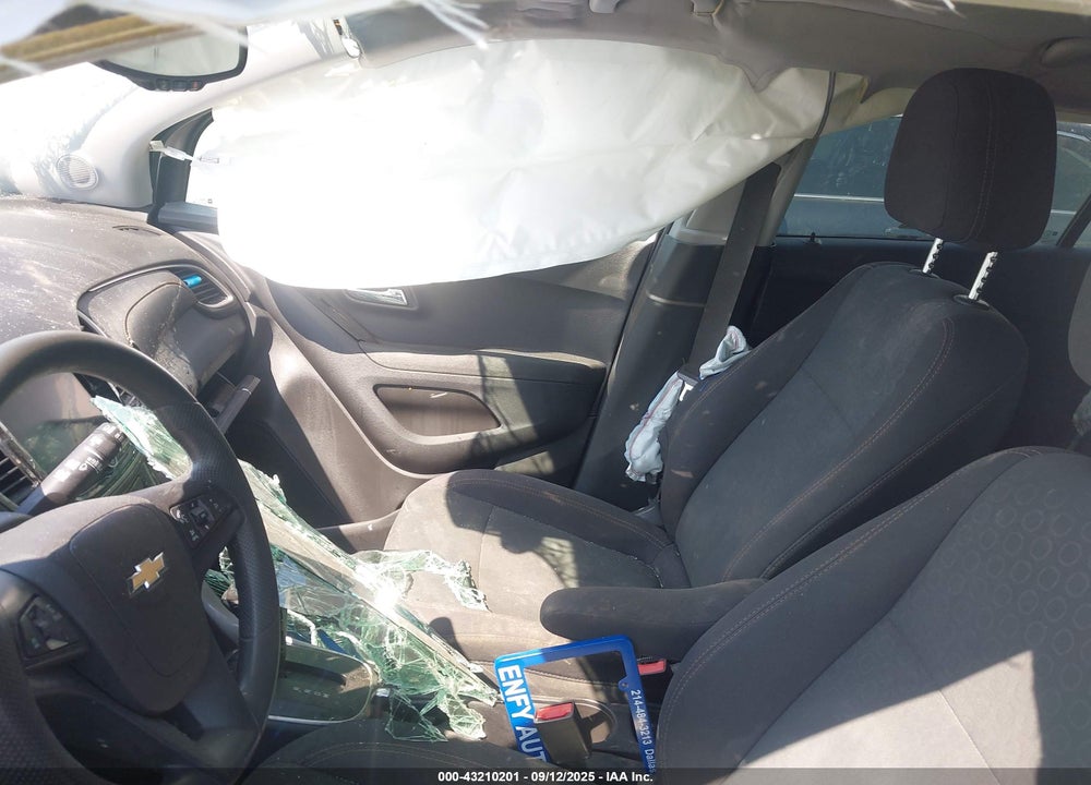 2020 CHEVROLET TRAX VIN: 3GNCJNSB7LL148649