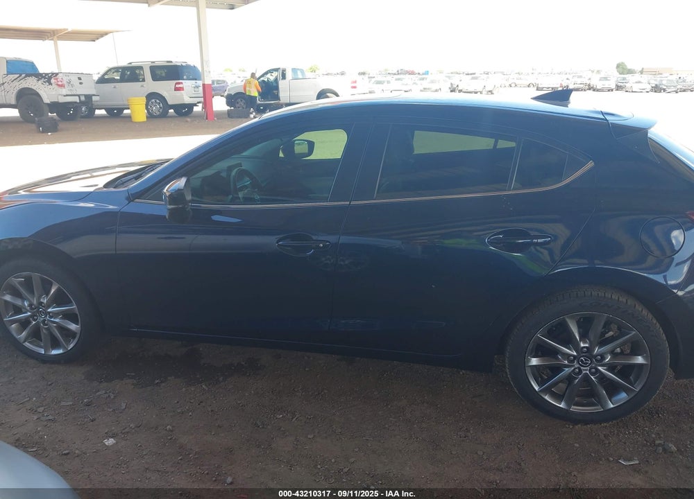 2018 MAZDA 3 VIN: 3MZBN1M32JM267978