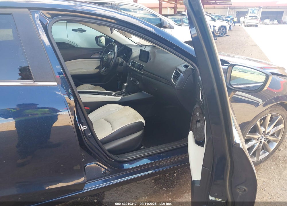 2018 MAZDA 3 VIN: 3MZBN1M32JM267978