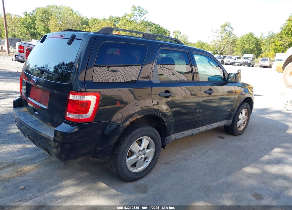 2011 FORD ESCAPE VIN: 1FMCU9D72BKA12103