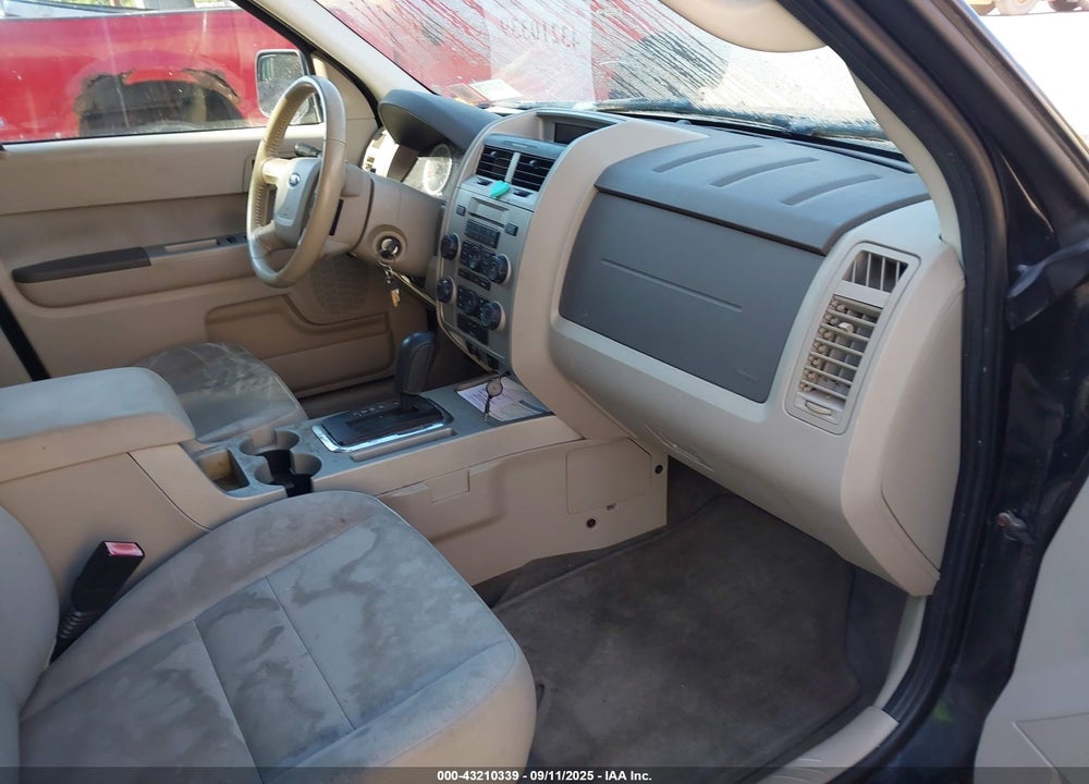 2011 FORD ESCAPE VIN: 1FMCU9D72BKA12103
