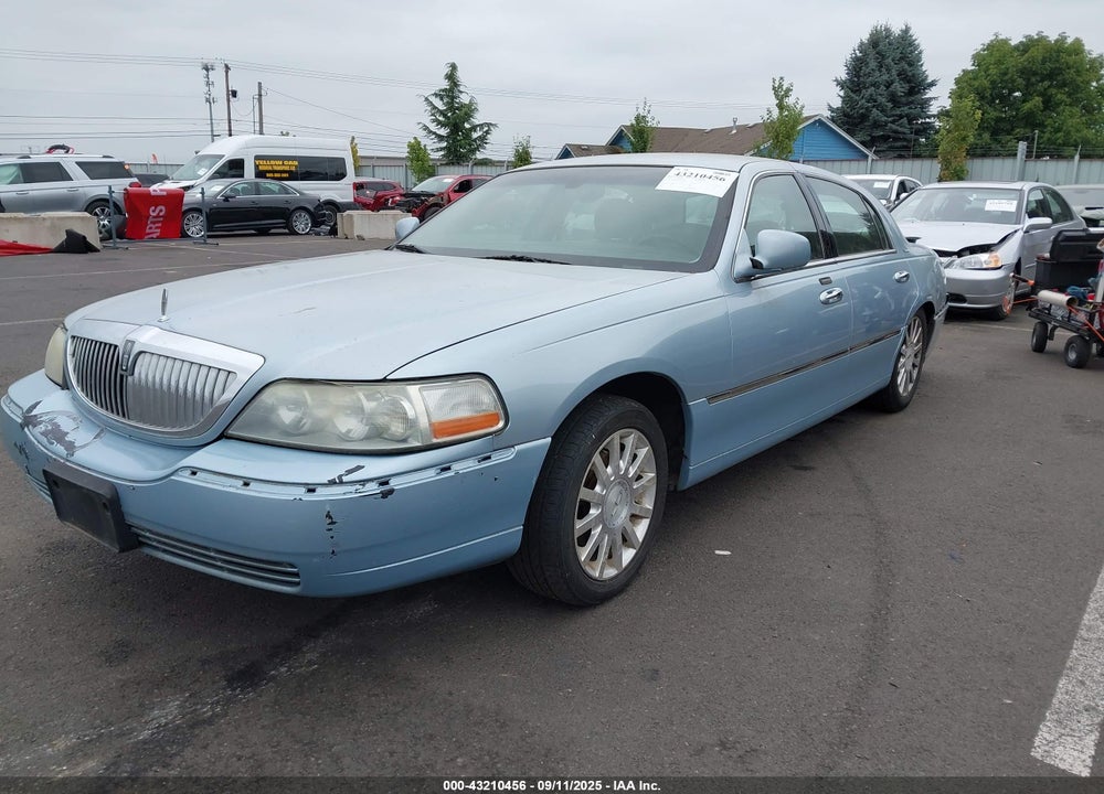 2006 LINCOLN TOWN CAR SIGNATURE VIN: 1LNHM81WX6Y631319