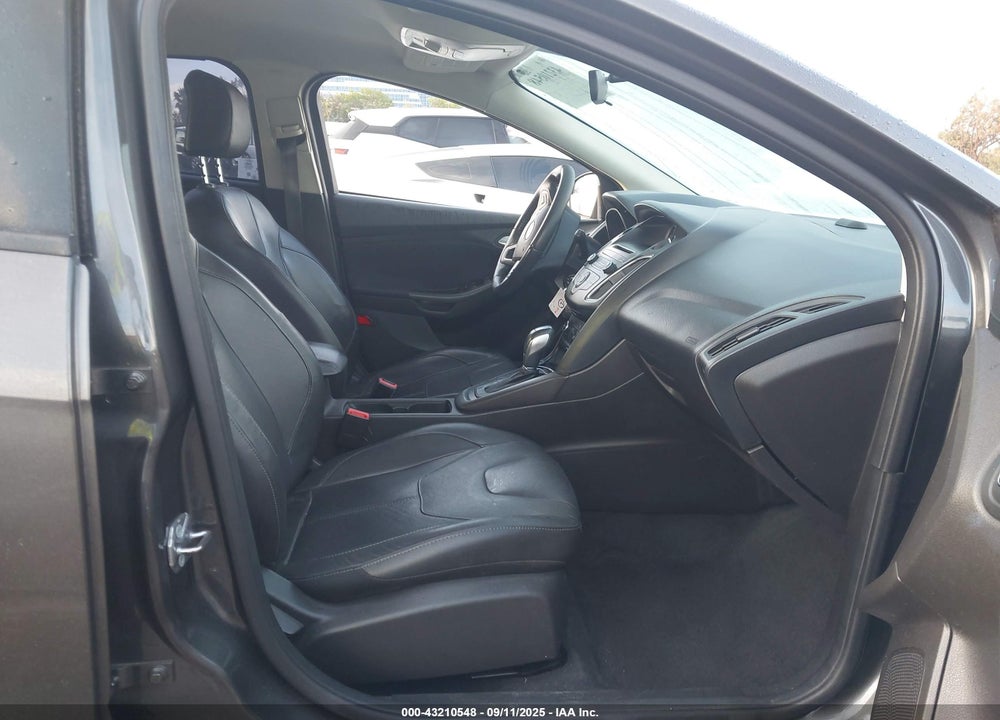 2015 FORD FOCUS VIN: 1FADP3K27FL327358