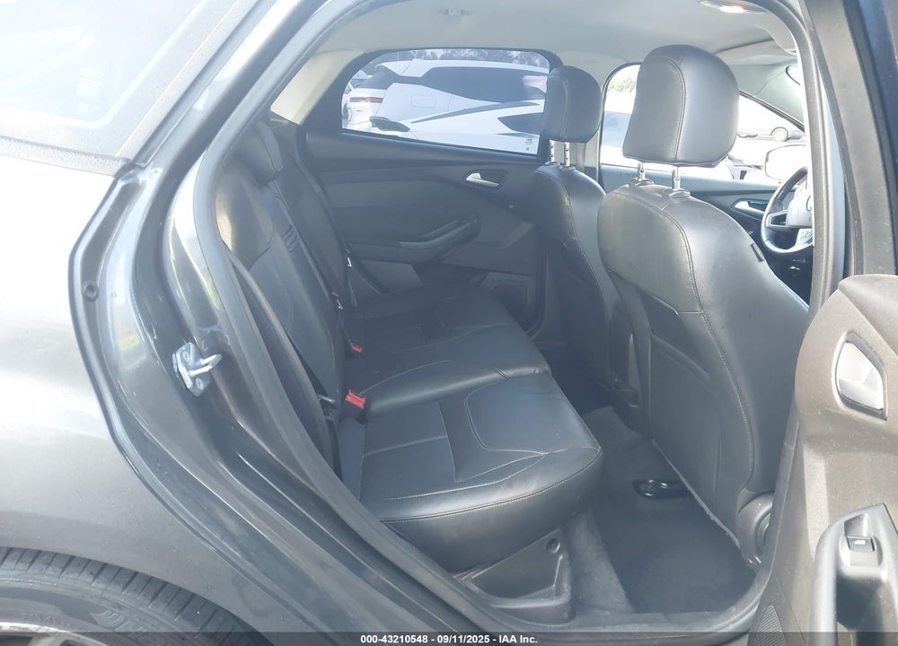 2015 FORD FOCUS VIN: 1FADP3K27FL327358