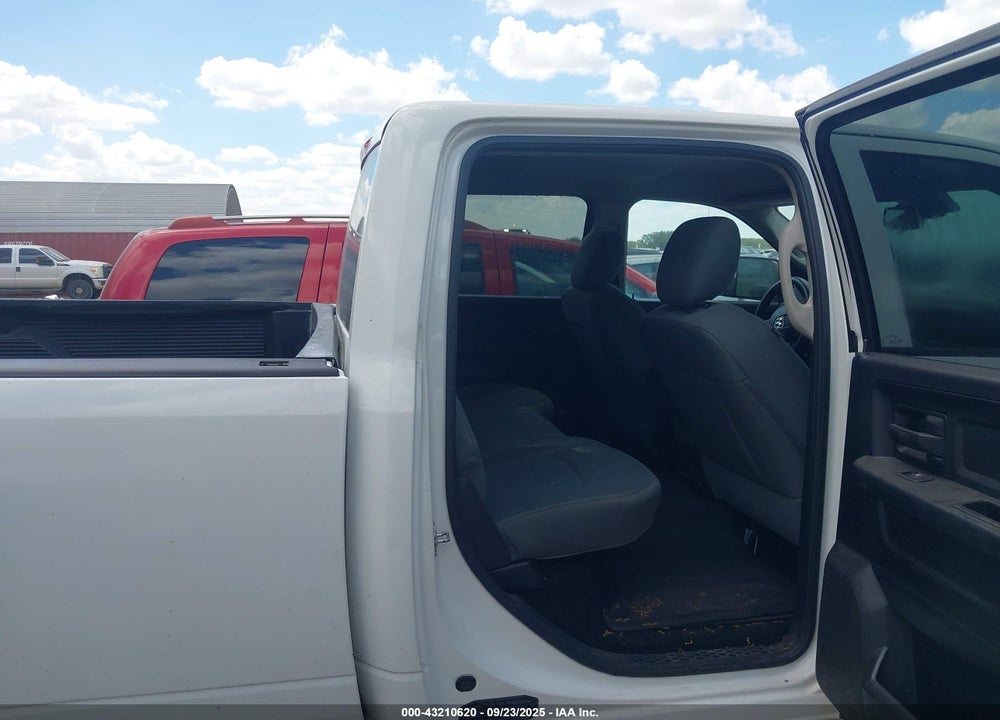 2014 RAM 2500 TRADESMAN VIN: 3C6UR5HJ5EG261443