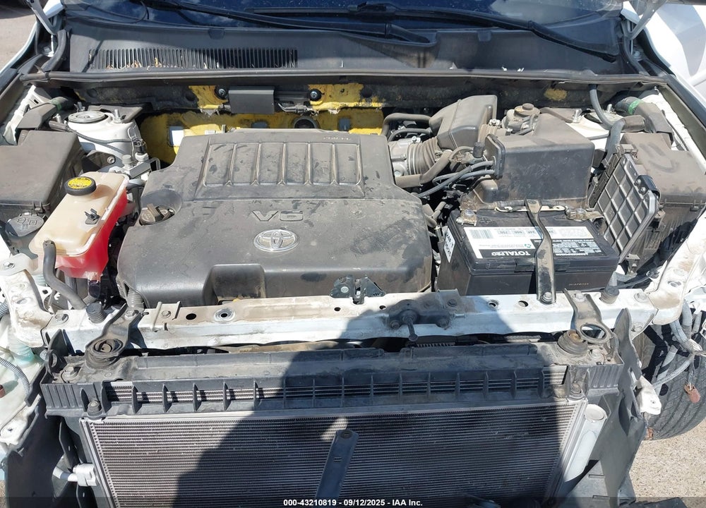 2011 TOYOTA RAV4 VIN: JTMZK4DV2B5027558