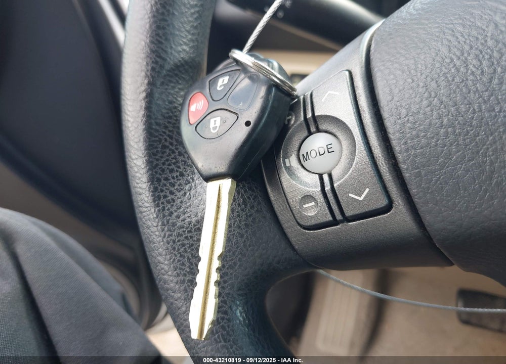 2011 TOYOTA RAV4 VIN: JTMZK4DV2B5027558