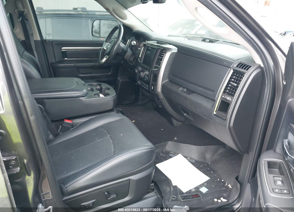 2018 RAM 2500 VIN: 3C6UR5FL5JG261084