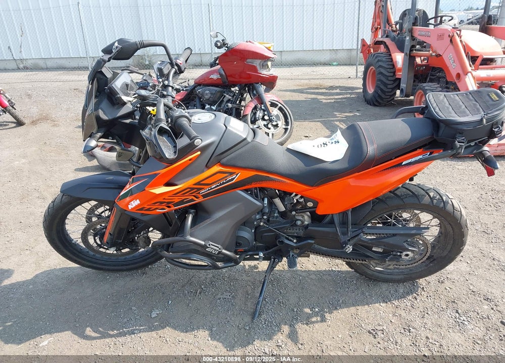 2022 KTM 890 ADVENTURE VIN: VBKTS6407NM835435