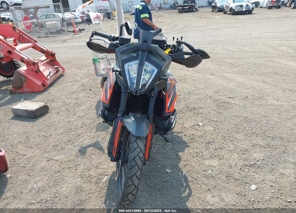 2022 KTM 890 ADVENTURE VIN: VBKTS6407NM835435