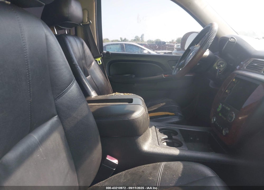 2014 CHEVROLET SUBURBAN 1500 VIN: 1GNSCJE05ER195862