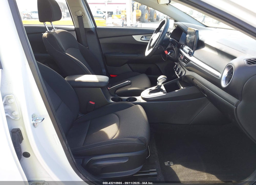 2023 KIA FORTE VIN: 3KPF24AD1PE603540