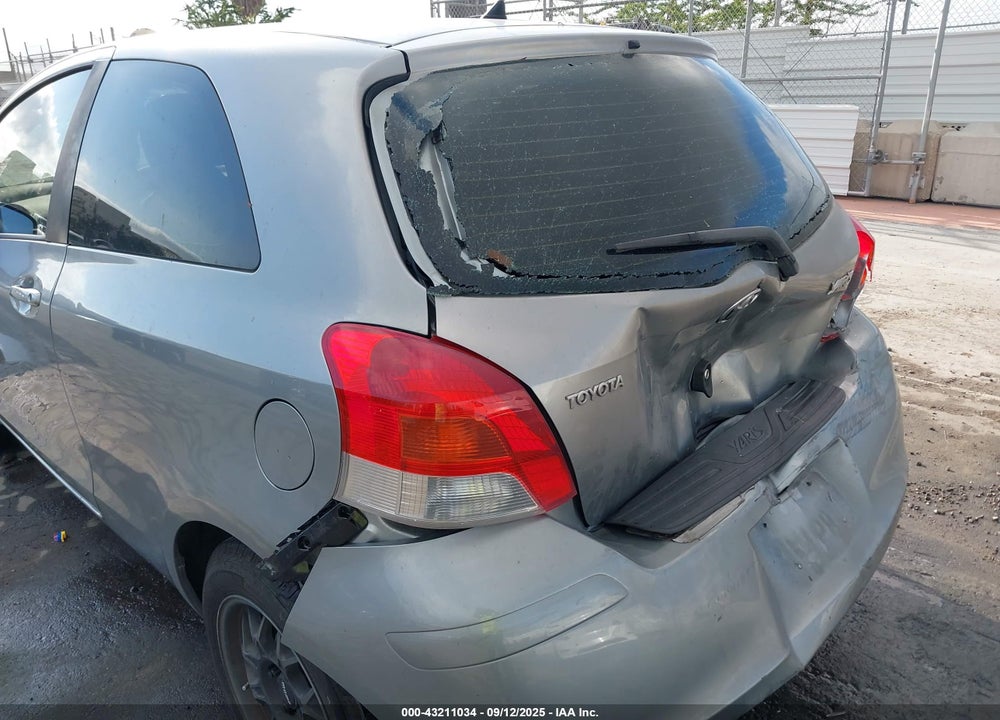 2010 TOYOTA YARIS VIN: JTDJT4K32A5277635