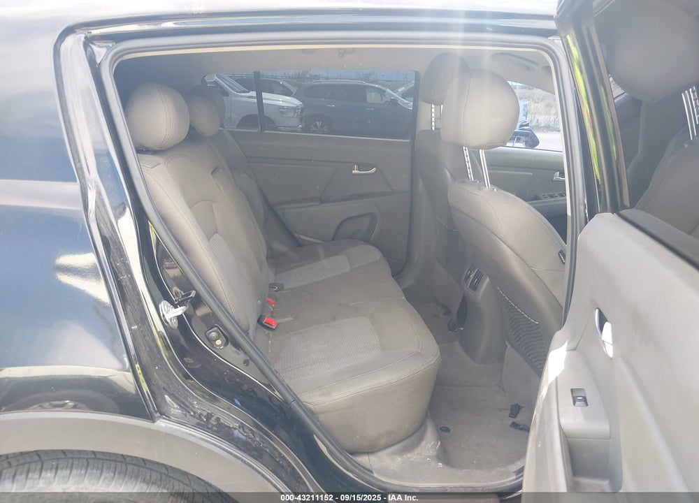 2016 KIA SPORTAGE VIN: KNDPBCAC6G7801889