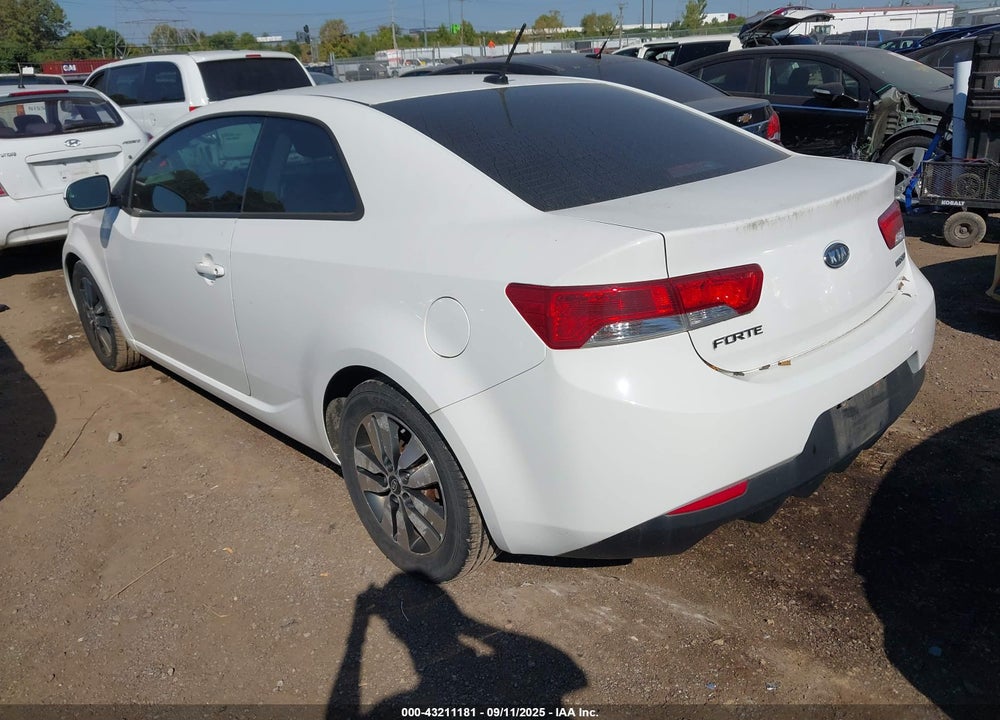 2013 KIA FORTE VIN: KNAFU6A25D5709384