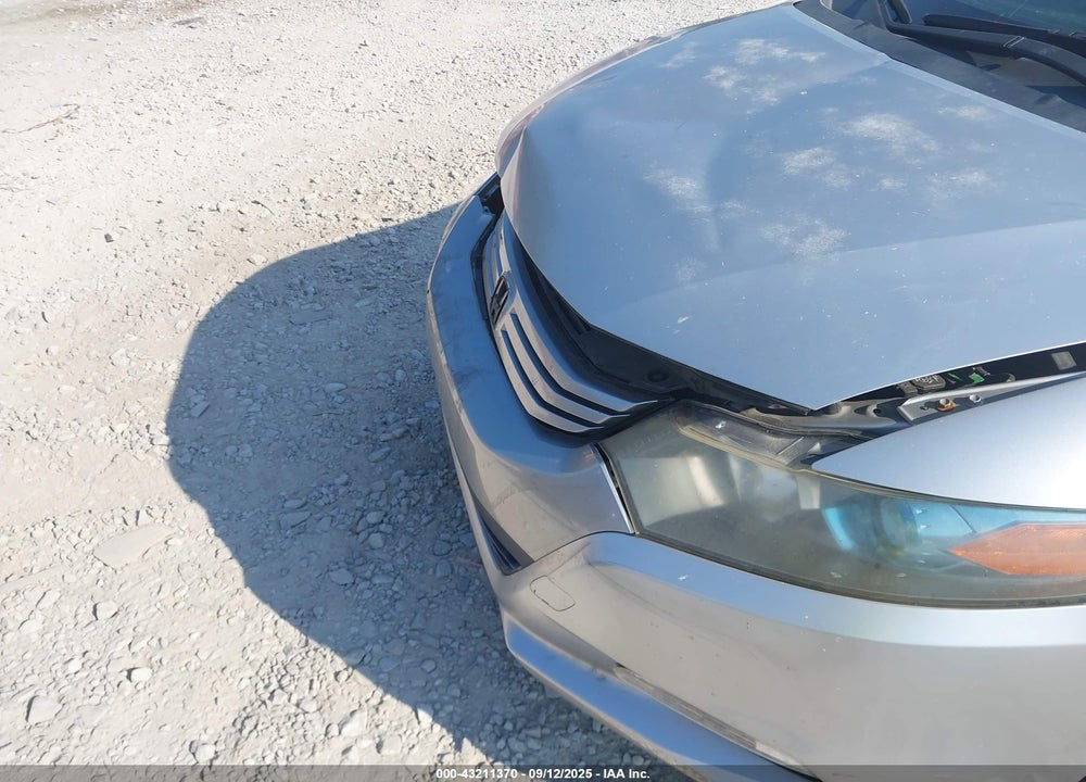 2011 HONDA INSIGHT VIN: JHMZE2H76BS002377
