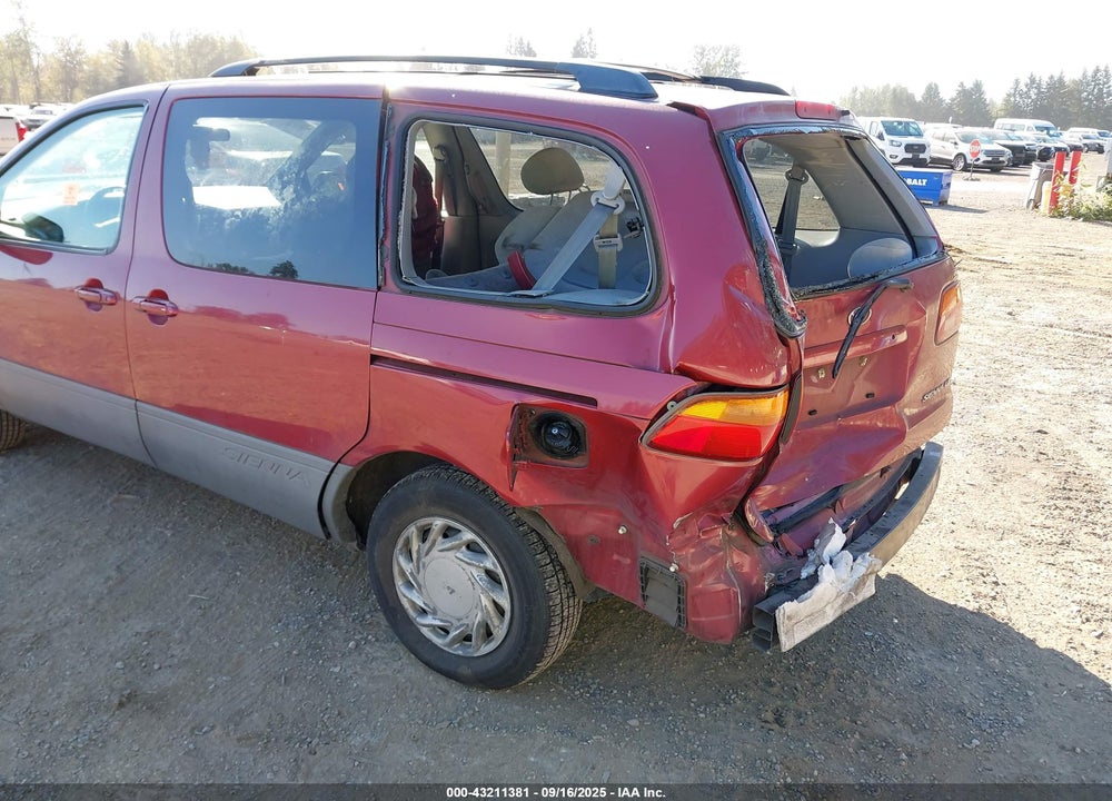 2000 TOYOTA SIENNA LE VIN: 4T3ZF13C7YU228117