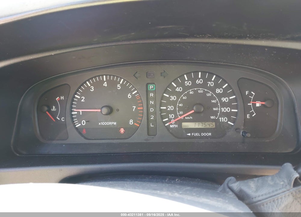 2000 TOYOTA SIENNA LE VIN: 4T3ZF13C7YU228117