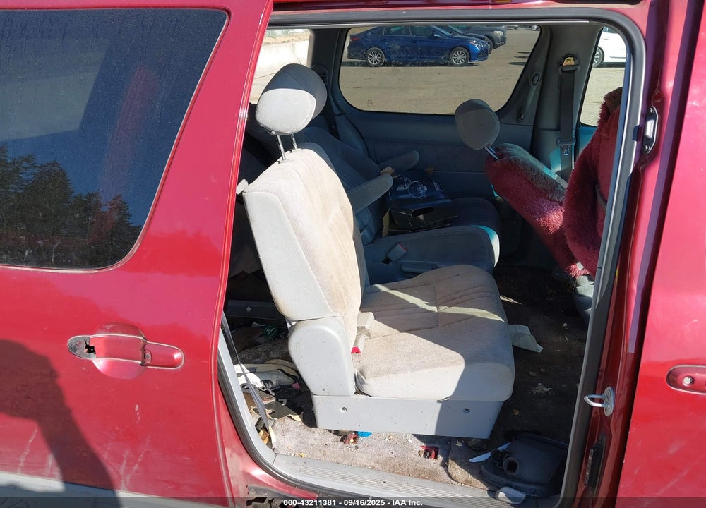 2000 TOYOTA SIENNA LE VIN: 4T3ZF13C7YU228117