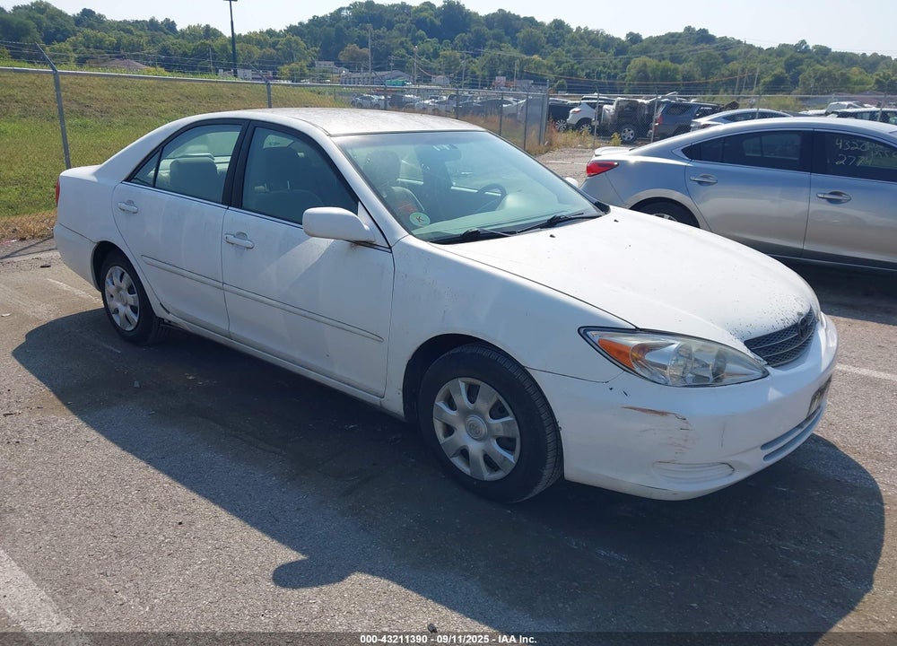 2002 TOYOTA CAMRY LE VIN: 4T1BE30K12U577799