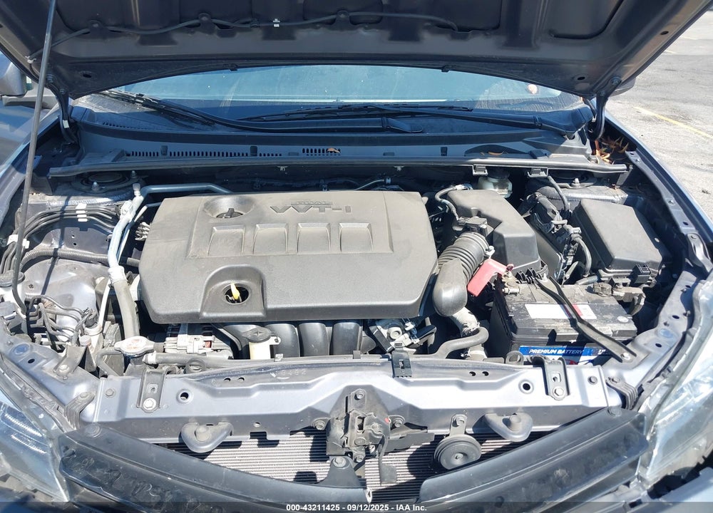 2018 TOYOTA COROLLA XLE VIN: 5YFBURHE7JP743862